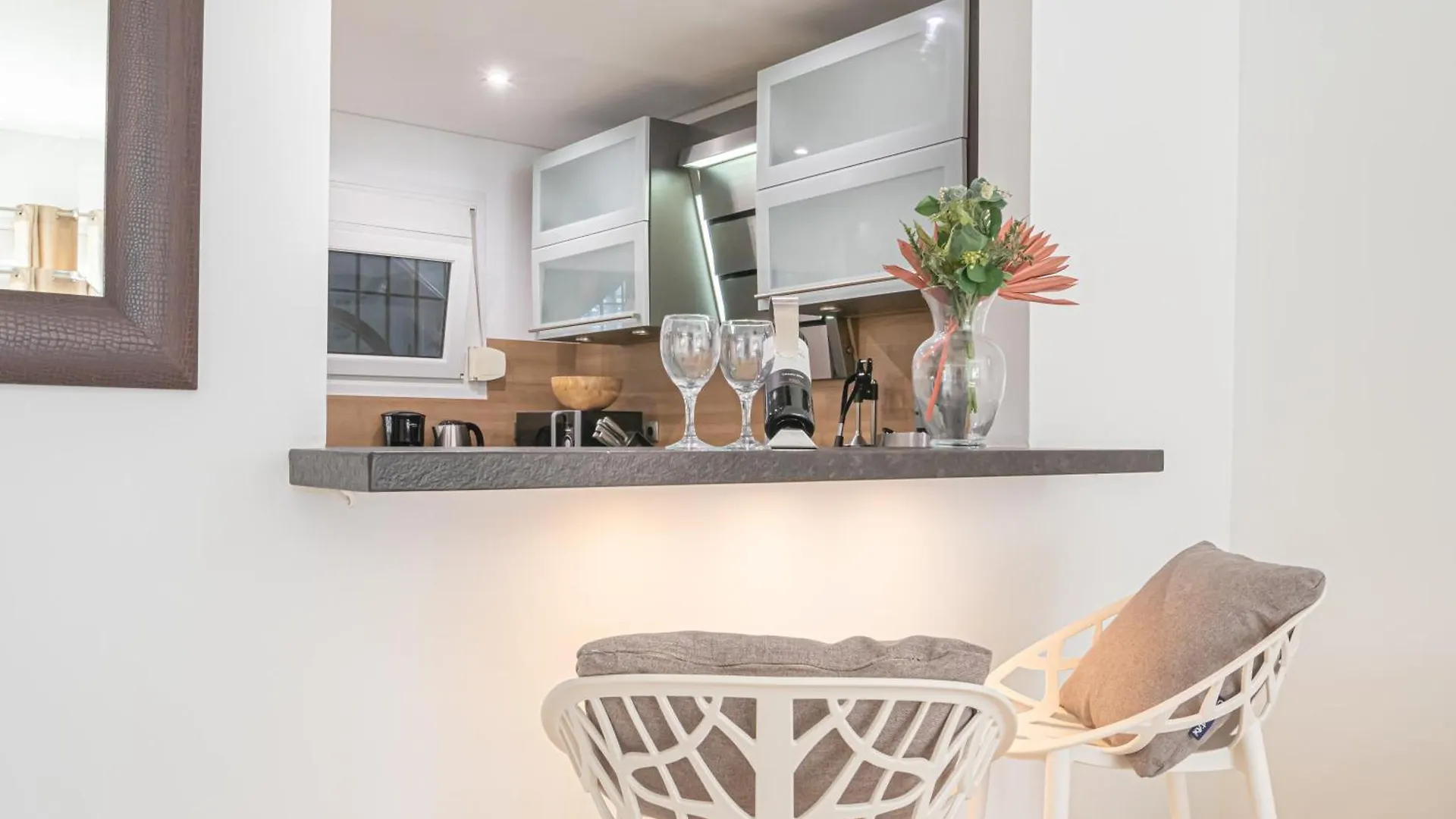 Puerto Banus Near La Sala By The Sea - Happy Rentals Marbella Apartment